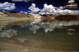 Jezero Pangong v Malém Tibetu, Ladakh, severní Indie (foto z archivu Brontosaurů v Himálajích)