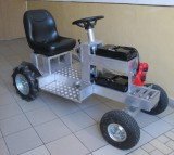 Žáci Středního odborného učiliště v Dačicích navrhli a postavili celou konstrukci elektrického traktoru